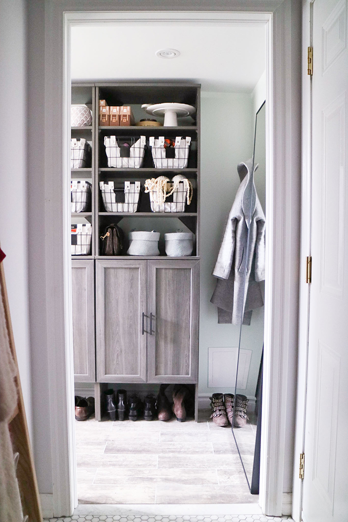 http://www.mylittlesecrets.ca/cms/wp-content/uploads/2017/11/DIY-Mudroom-The-Home-Depot-Canada-ClosetMaid-Coastal-Teak-Shelving-and-Wire-Baskets-7.jpg